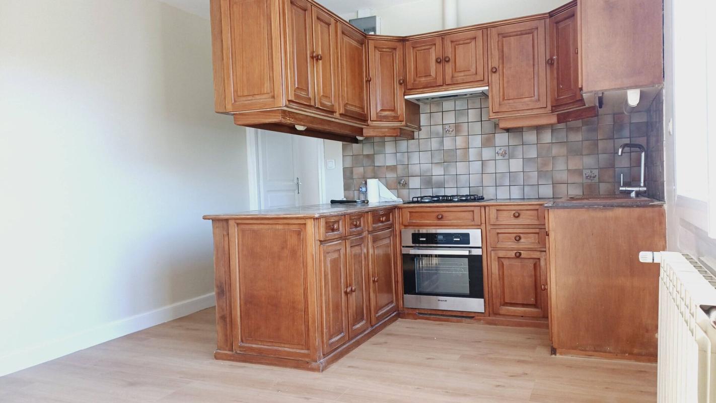 NOYON IMMEUBLE 2 LOTS 4