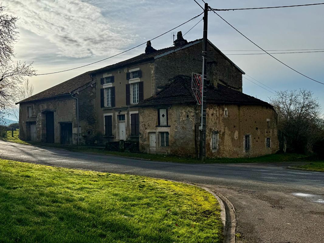 LEVECOURT Maison de village sans vis vis 6 pièce(s) 160 m2 A RENOVER 4