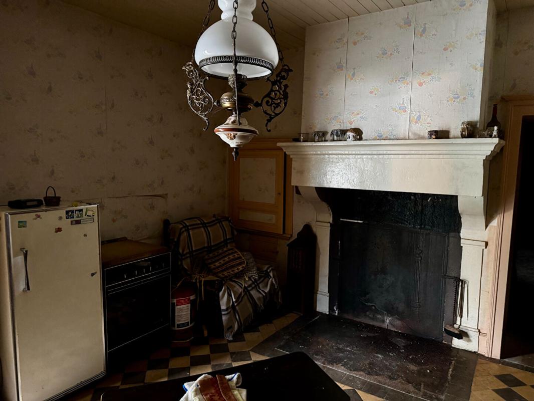 LEVECOURT Maison de village sans vis vis 6 pièce(s) 160 m2 A RENOVER 5