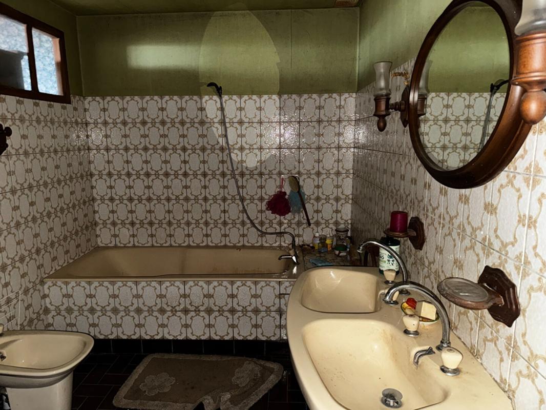 LEVECOURT Maison de village sans vis vis 6 pièce(s) 160 m2 A RENOVER 8