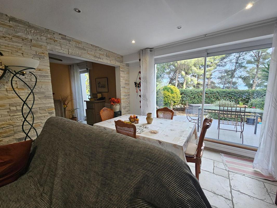 MARTIGUES Appartement Duplex 6 pièce(s) de 110 m2(156m2) avec jardin et terrasses sans Vis à Vis vu sur l'Etang 1