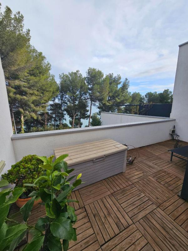MARTIGUES Appartement Duplex 6 pièce(s) de 110 m2(156m2) avec jardin et terrasses sans Vis à Vis vu sur l'Etang 13