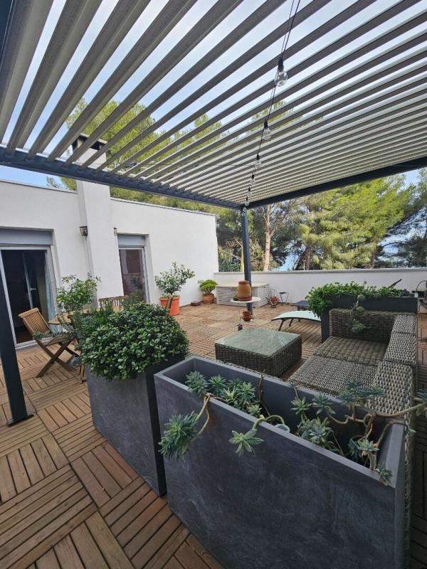MARTIGUES Appartement Duplex 6 pièce(s) de 110 m2(156m2) avec jardin et terrasses sans Vis à Vis vu sur l'Etang 2