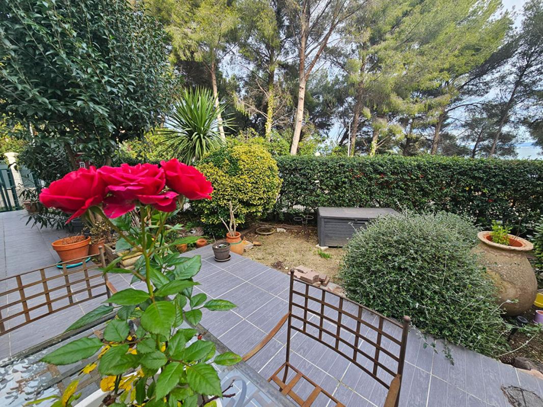 MARTIGUES Appartement Duplex 6 pièce(s) de 110 m2(156m2) avec jardin et terrasses sans Vis à Vis vu sur l'Etang 5