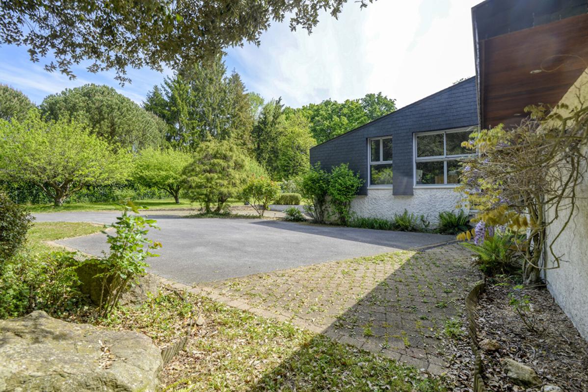 SAUTRON Maison Sautron 8 pièce(s) 260 m2  au coeur d'un parc arboré 7