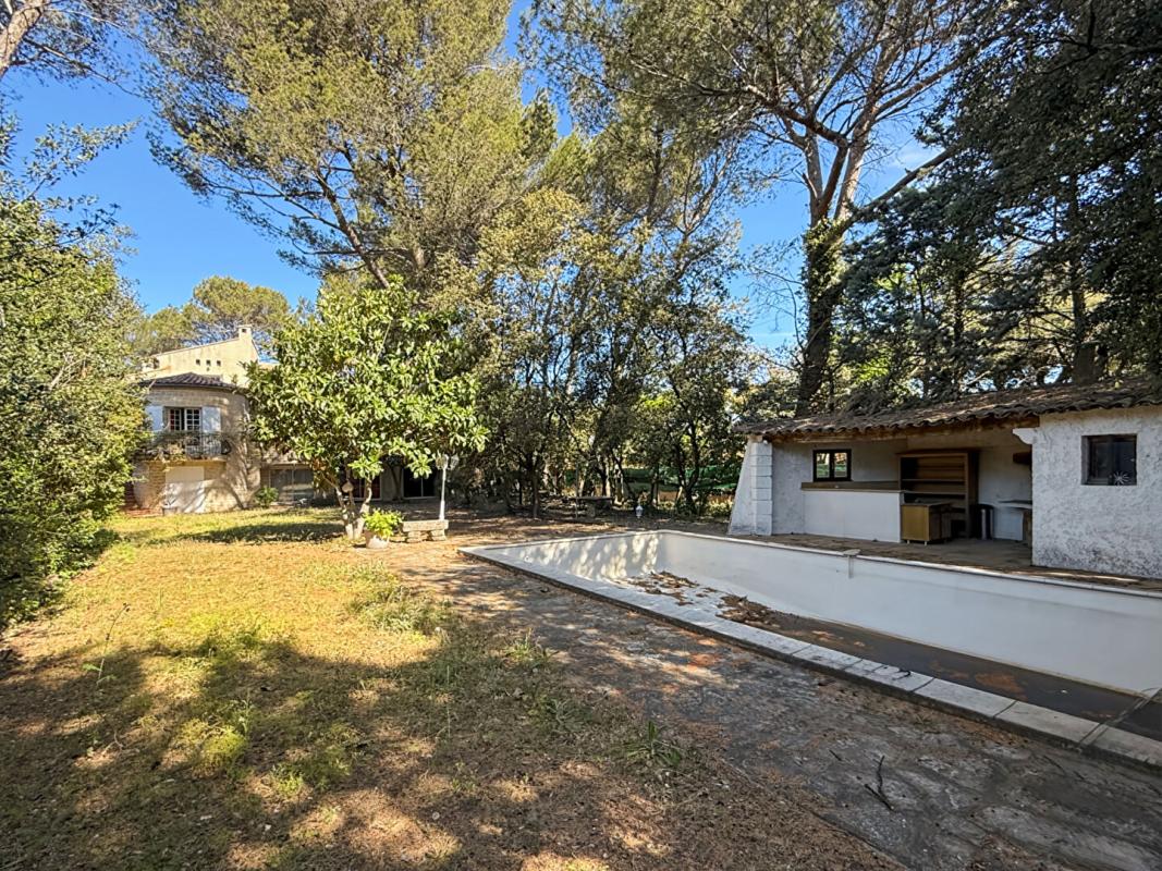 CARPENTRAS À vendre propriété à Carpentras avec piscine et gîtes 17