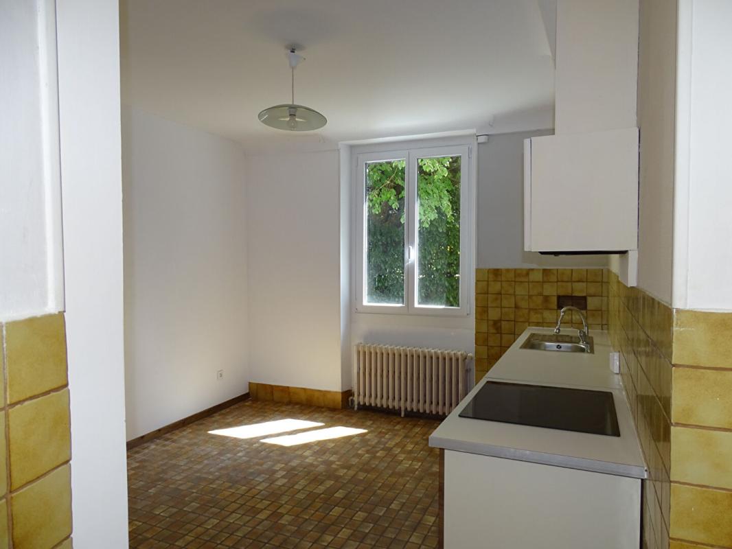 THENON Maison Thenon 4 pièce(s) 131 m2 13