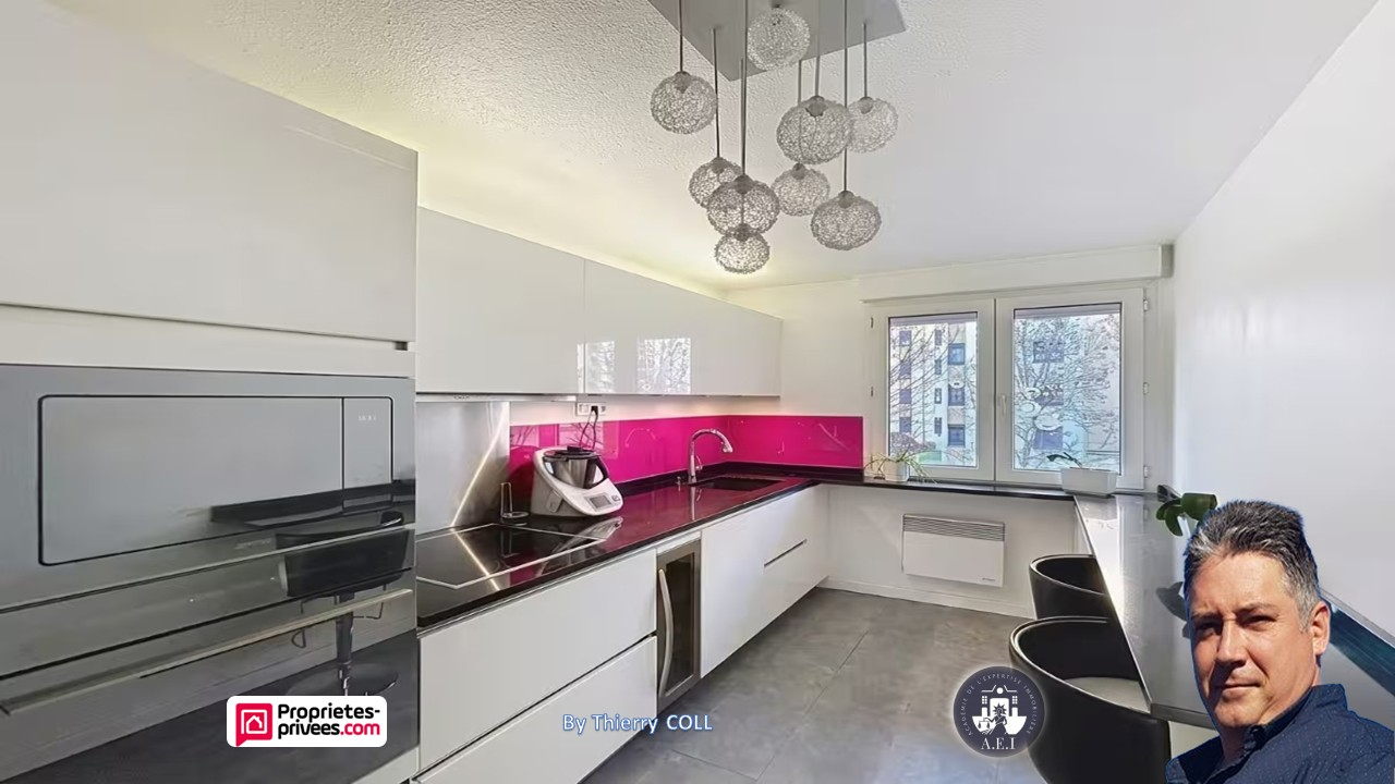 LYON-7E-ARRONDISSEMENT Appartement Lyon 3 pièce(s) 75  M² terrasse 13