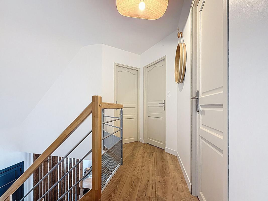 ELVEN Maison familiale de 175 m², avec T2 indépendant · Terrain 1 100 m² · Elven (56250) 11