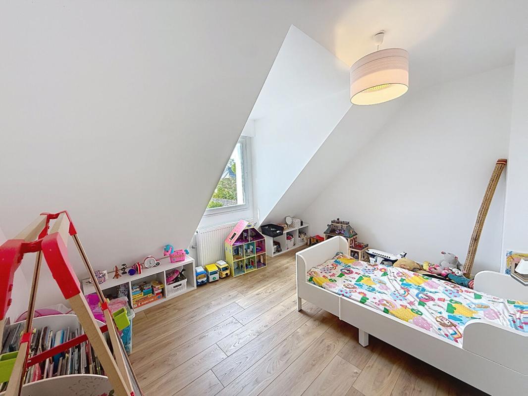 ELVEN Maison familiale de 175 m², avec T2 indépendant · Terrain 1 100 m² · Elven (56250) 12