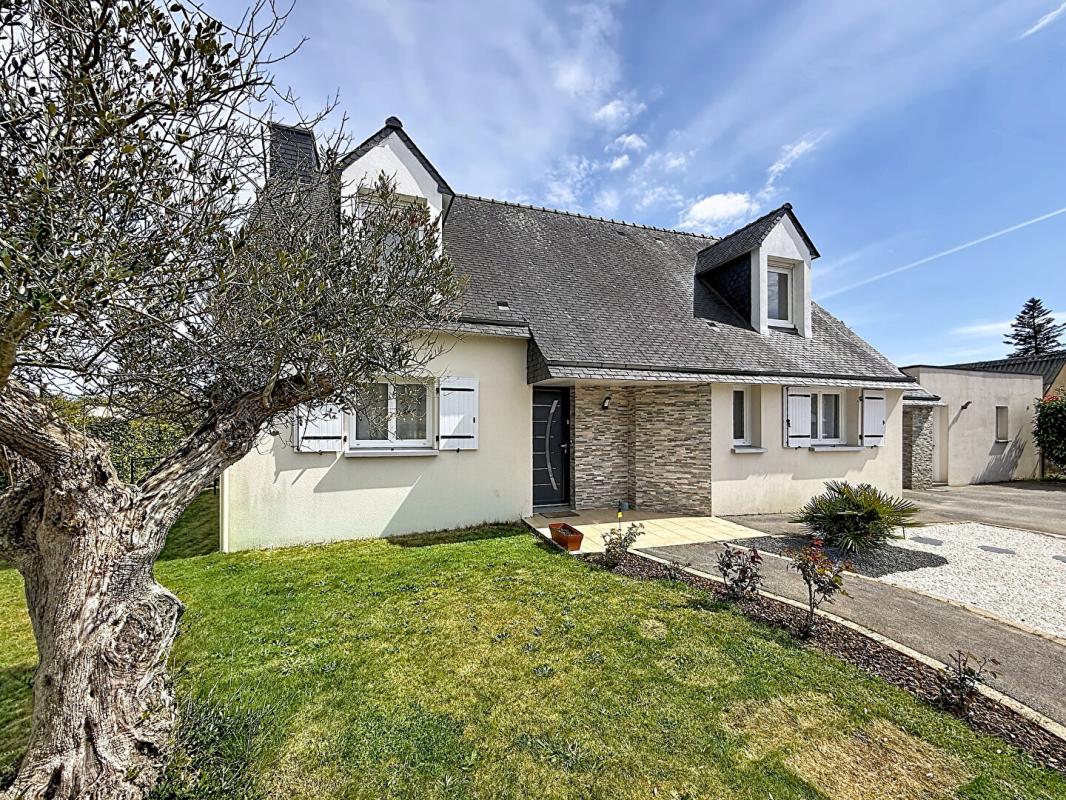 ELVEN Maison familiale de 175 m², avec T2 indépendant · Terrain 1 100 m² · Elven (56250) 2