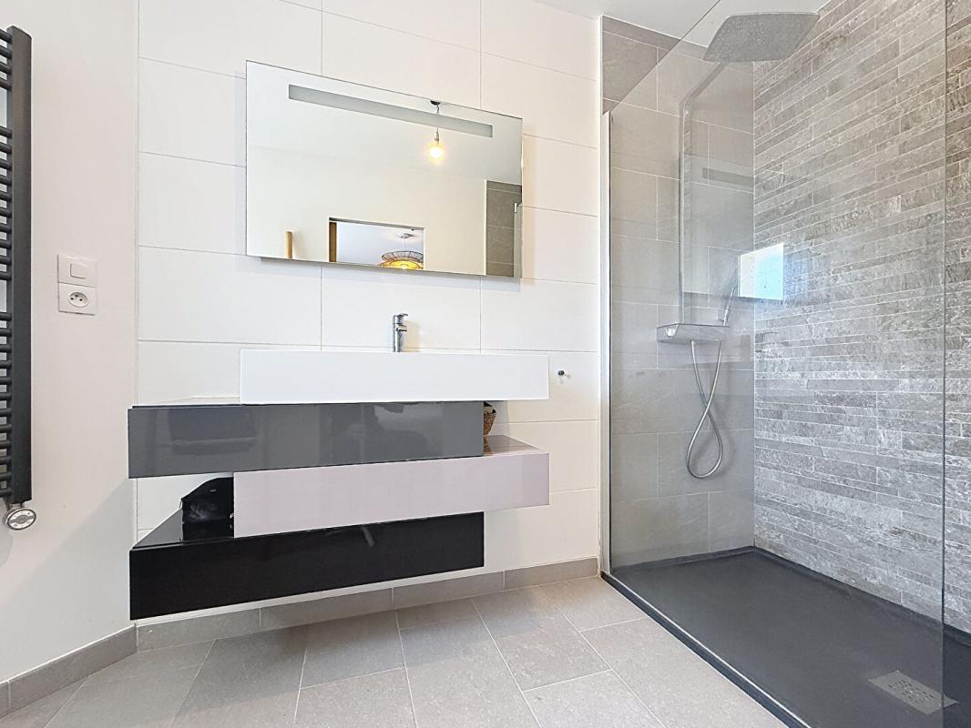 ELVEN Maison familiale de 175 m², avec T2 indépendant · Terrain 1 100 m² · Elven (56250) 9