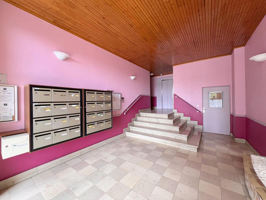LE MANS Appartement - Le Mans - BOLLEE - T2 - 52 m² 9