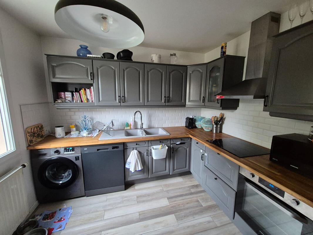 FLEURY-MEROGIS Maison FLEURY VILLAGE 3