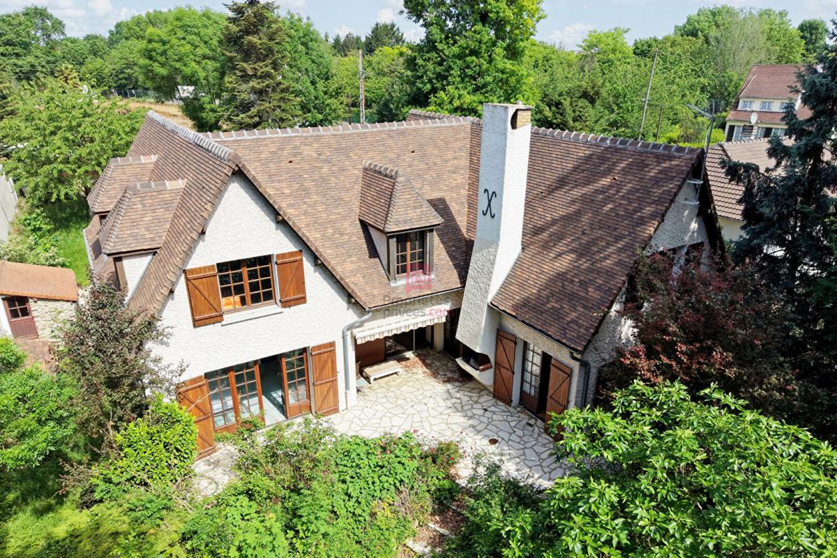 VILLIERS-SUR-ORGE Demeure de caractère Villiers-sur-Orge 7 pièces 174 m² 1