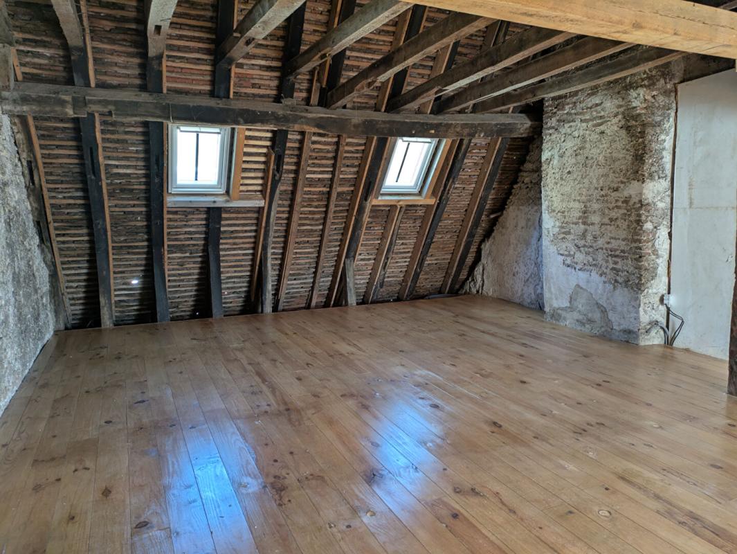 LA CHARITE-SUR-LOIRE Immeuble d'habitation et commercial La Charité Sur Loire  avec jardin 9