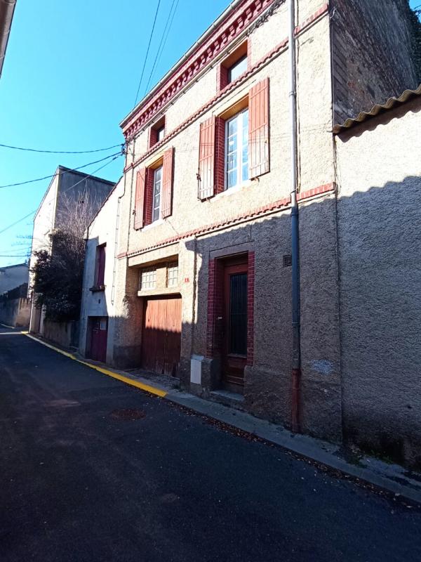 ARTHES Maison de 4 pièces entièrement à rénover à Arthes 8