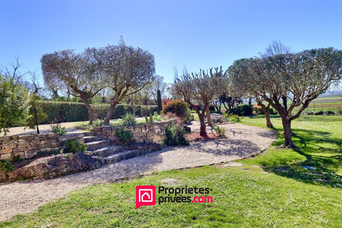 UZES Incroyable vue, environnement exceptionnel! 11