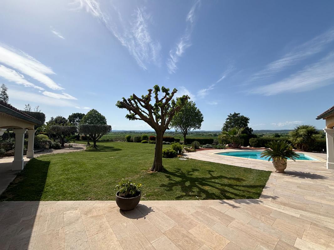 UZES Incroyable vue, environnement exceptionnel! 8