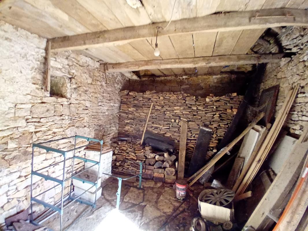 BEAUREGARD Fermette  maison 5 pièces 90 m2 gîte 24m² 16