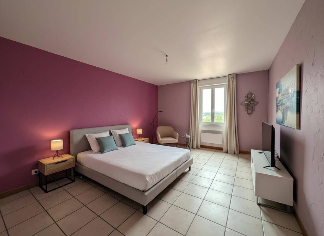 SIGEAN Maison de village avec garage 3 voitures, dépendances, caves et vastes terrasses 12