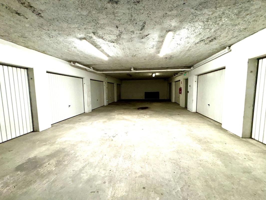 VILLERS-COTTERETS Parking / box Villers Cotterets 18 m2 2