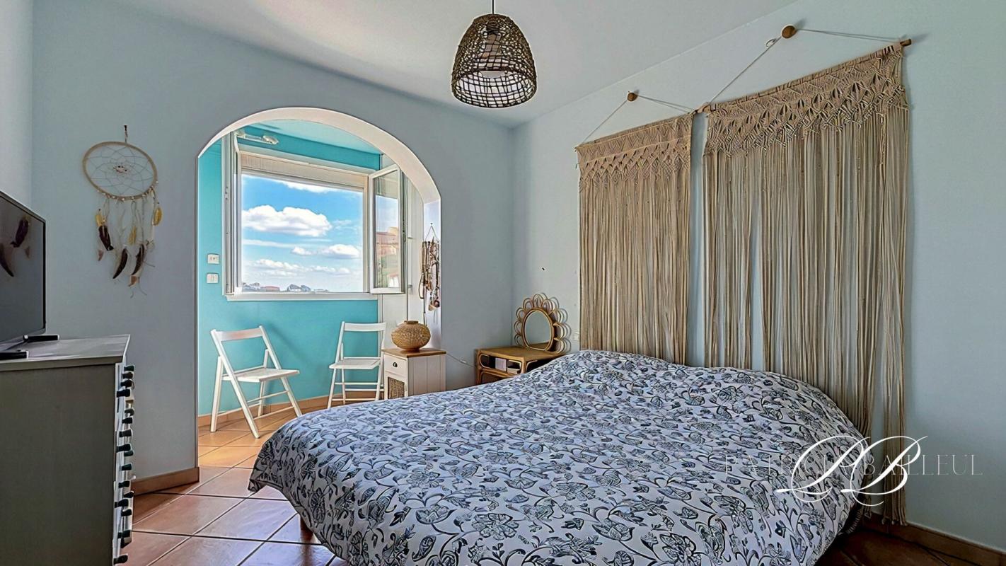 PORT-VENDRES Port Vendres - Villa 3 faces avec vue ,terrasses et garages 11