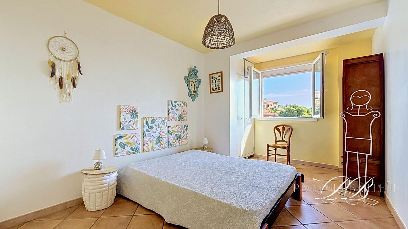 PORT-VENDRES Port Vendres - Villa 3 faces avec vue ,terrasses et garages 12