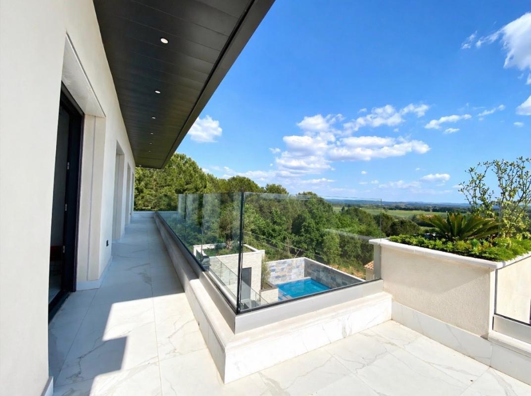 VILLENEUVE-LES-AVIGNON Villa d'exception avec vue panoramique, prestations haut de gamme 10