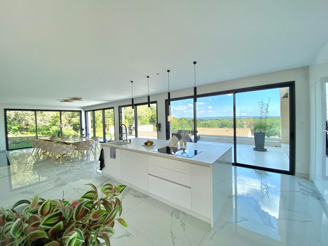 VILLENEUVE-LES-AVIGNON Villa d'exception avec vue panoramique, prestations haut de gamme 4