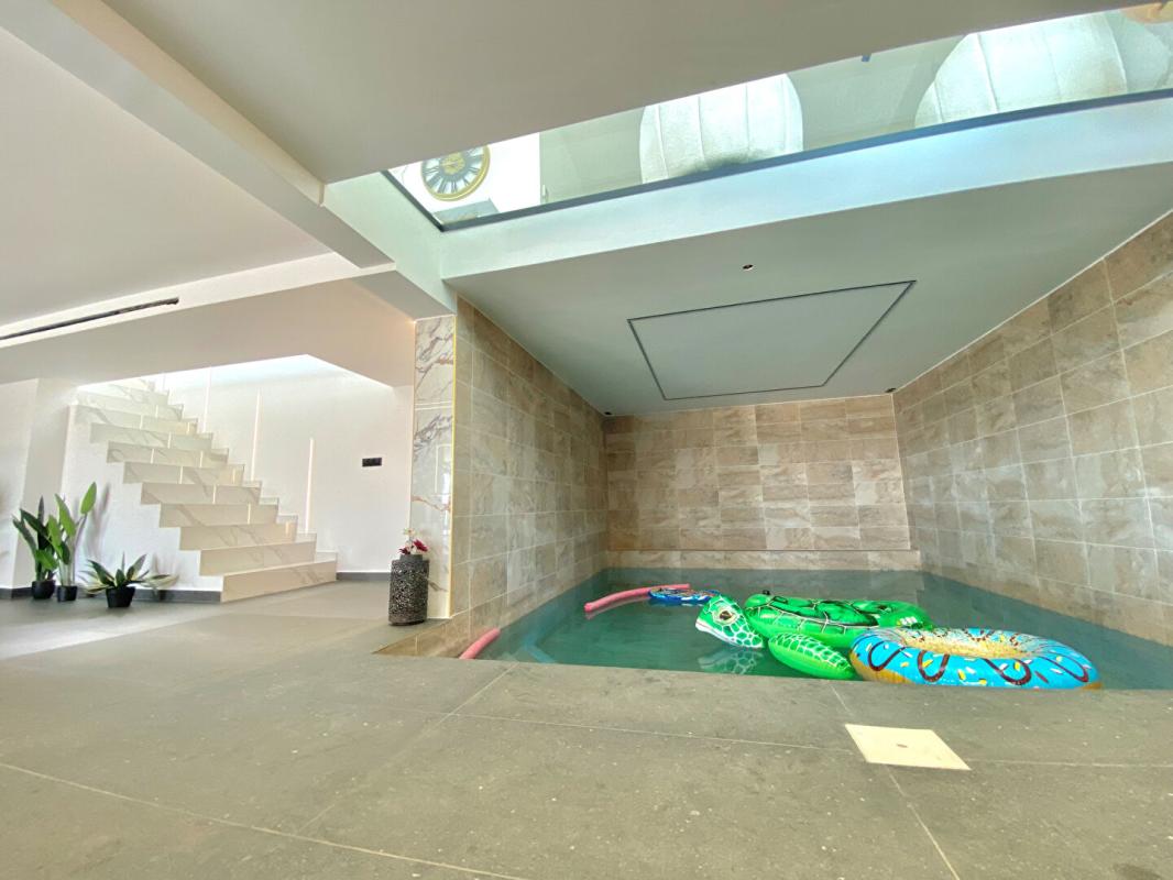 VILLENEUVE-LES-AVIGNON Villa d'exception avec vue panoramique, prestations haut de gamme 6