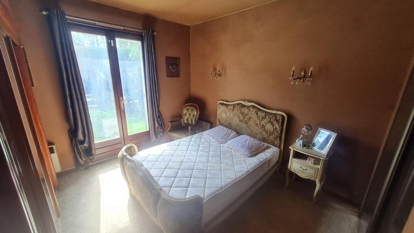 SAINT-OUEN-L'AUMONE Maison 10 pièces 4 chambres 201.48 m2 9