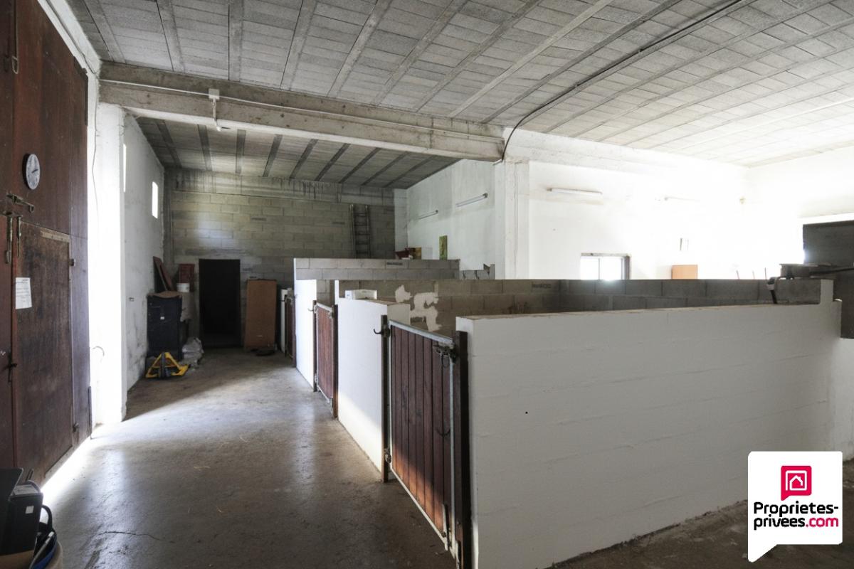 GLAY Maison et dépendance Glay 5 pièces 3 chambres  177 .1  m2. Ecuries  298.4 m² . Dépendances 792.44 m² 12