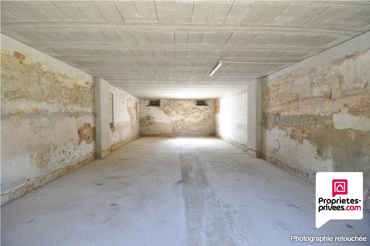 GLAY Maison et dépendance Glay 5 pièces 3 chambres  177 .1  m2. Ecuries  298.4 m² . Dépendances 792.44 m² 17