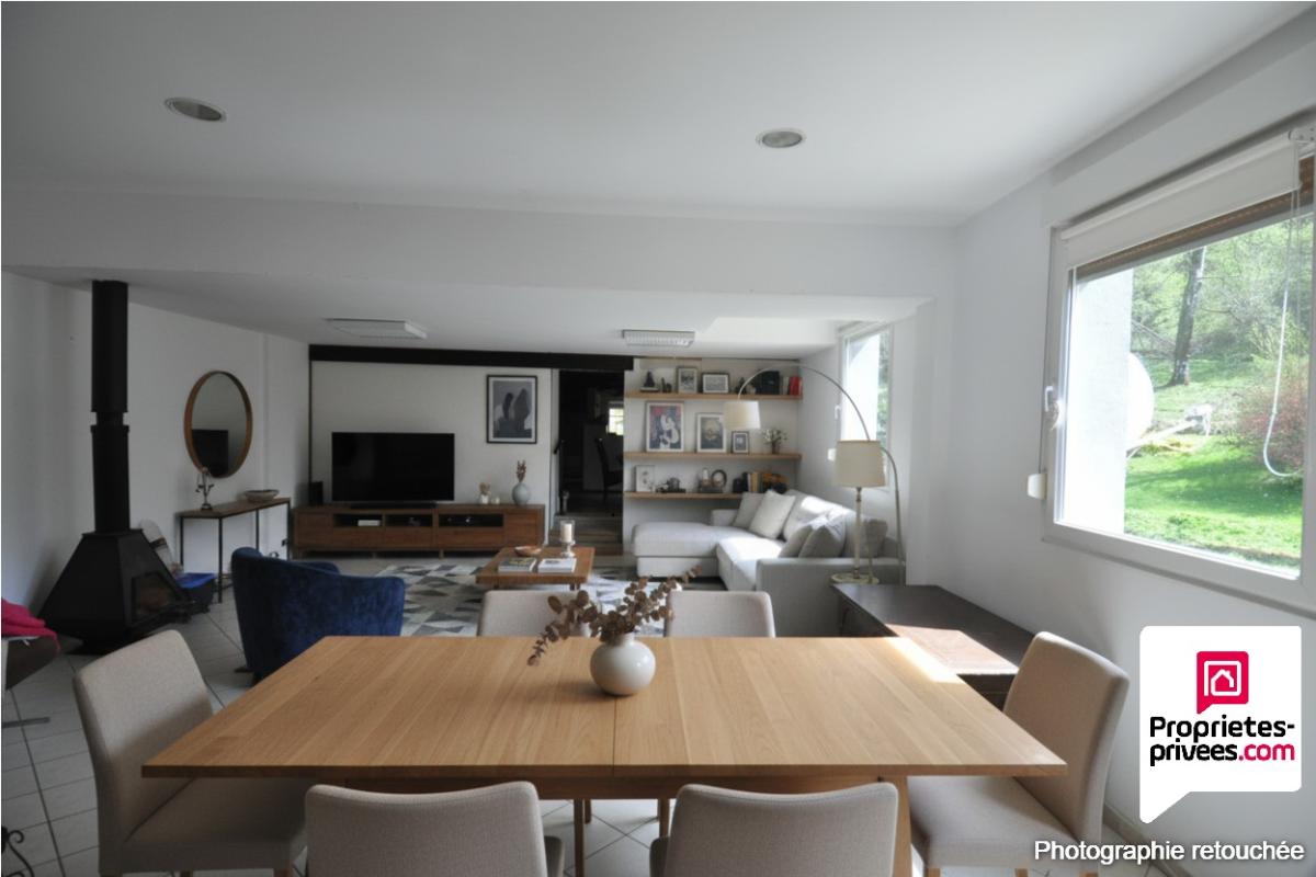 GLAY Maison et dépendance Glay 5 pièces 3 chambres  177 .1  m2. Ecuries  298.4 m² . Dépendances 792.44 m² 5