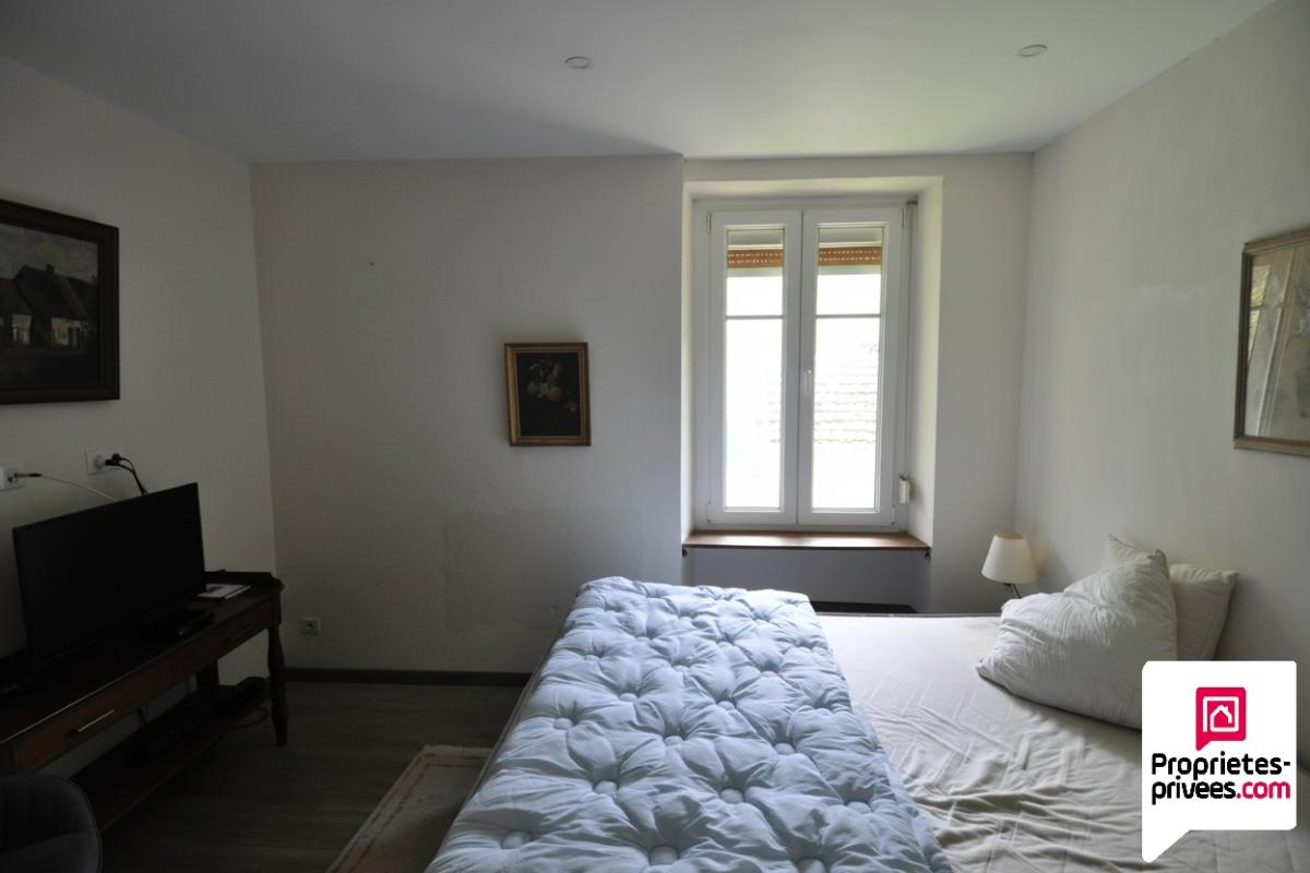 GLAY Maison et dépendance Glay 5 pièces 3 chambres  177 .1  m2. Ecuries  298.4 m² . Dépendances 792.44 m² 8