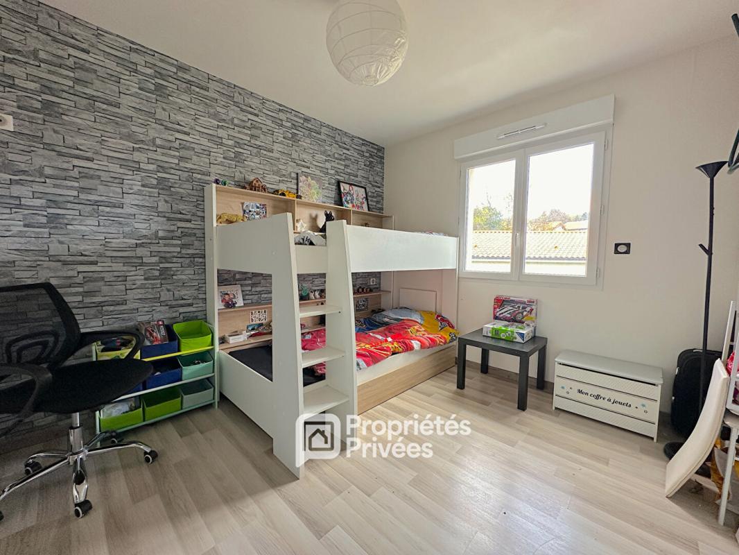 SAINT-GENES-CHAMPANELLE Maison plain-pied 3 pièces avec terrasse sur terrain 316m2 12