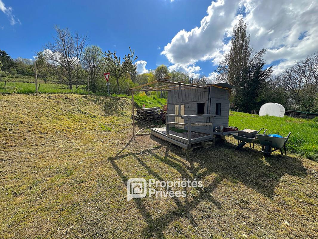 SAINT-GENES-CHAMPANELLE Maison plain-pied 3 pièces avec terrasse sur terrain 316m2 3