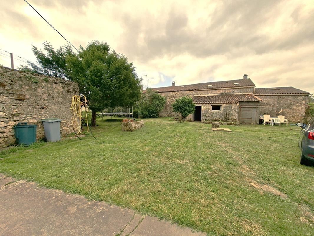 SAINT-SAVINIEN Maison  Saint Savinien17350  189 m2 + Garage et Dépendances 12