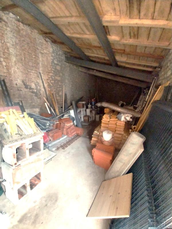 SAINT-SAVINIEN Saint Savinien 17350  Dépendance en Pierre à réhabiliter 225 m² 7