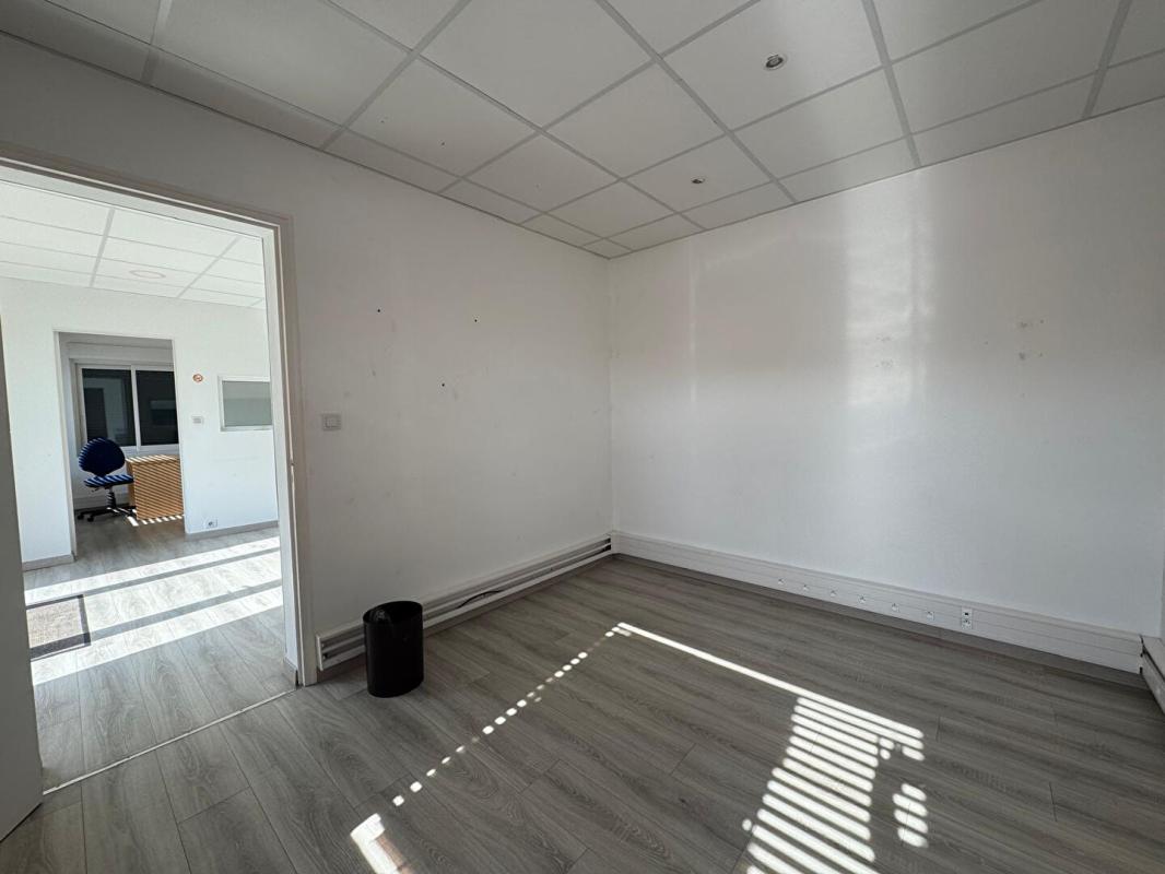 BISCARROSSE BISCARROSSE - Local commercial 77 m² 10