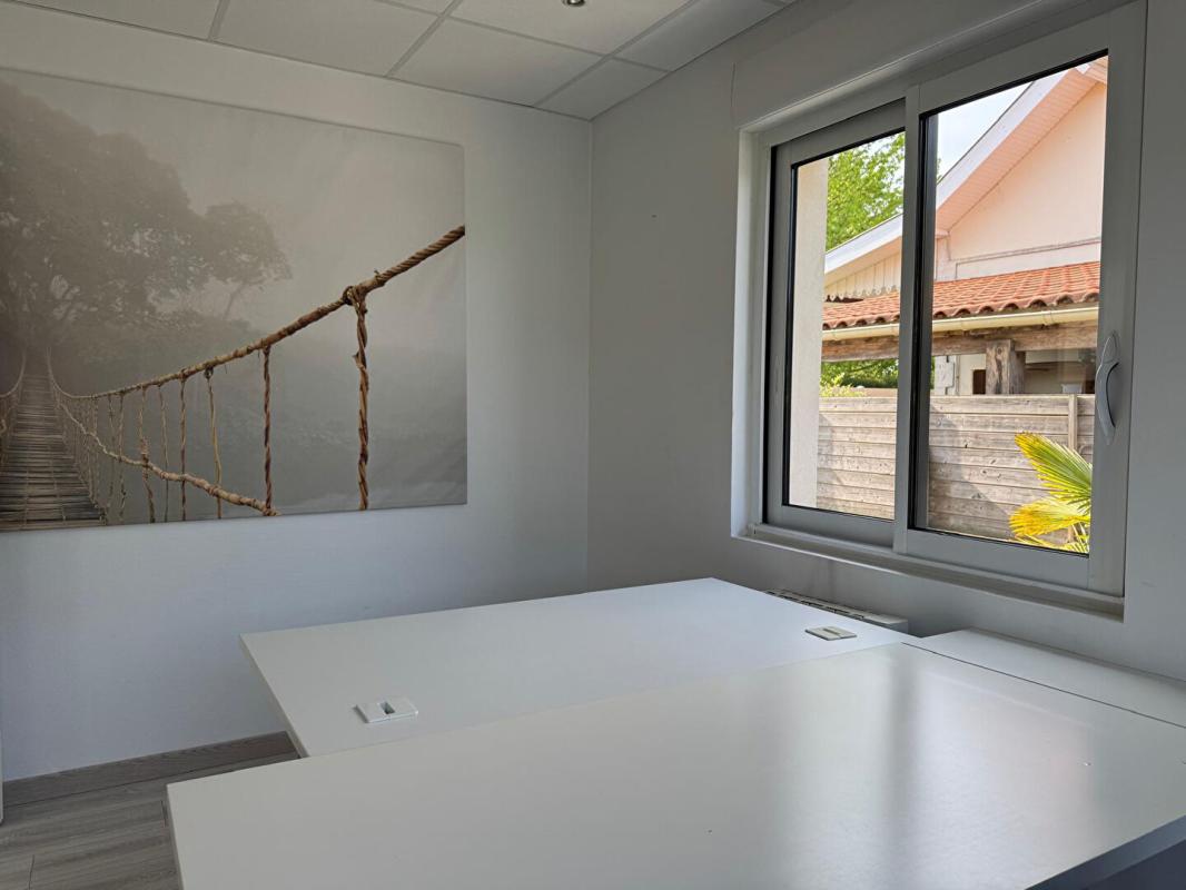 BISCARROSSE BISCARROSSE - Local commercial 77 m² 8