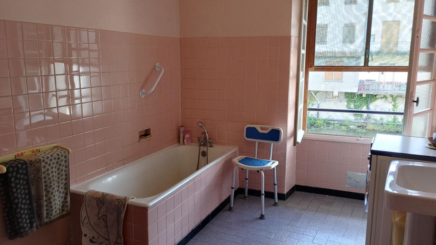 QUILLAN Maison centre ville 11