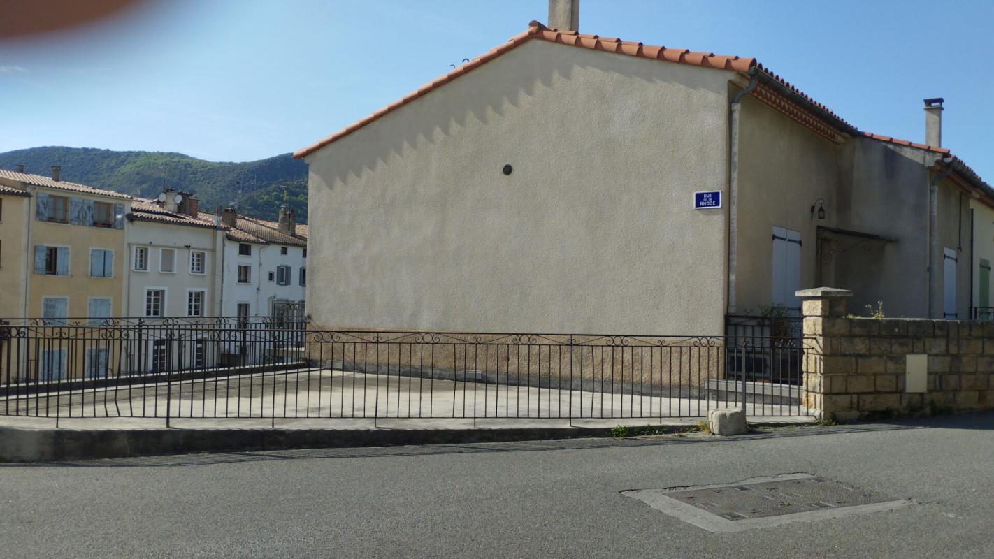 QUILLAN Maison centre ville 3