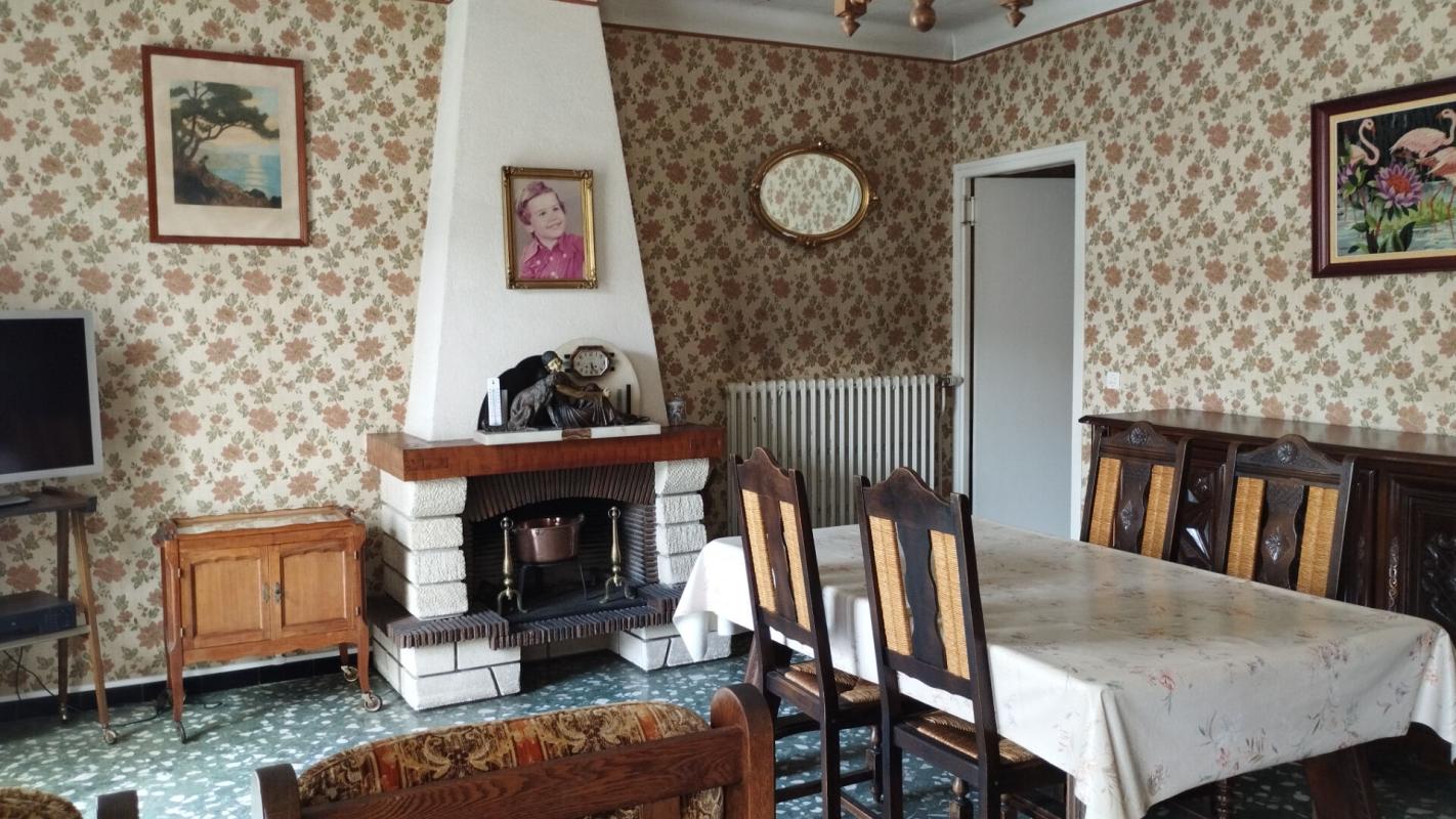 QUILLAN Maison centre ville 6