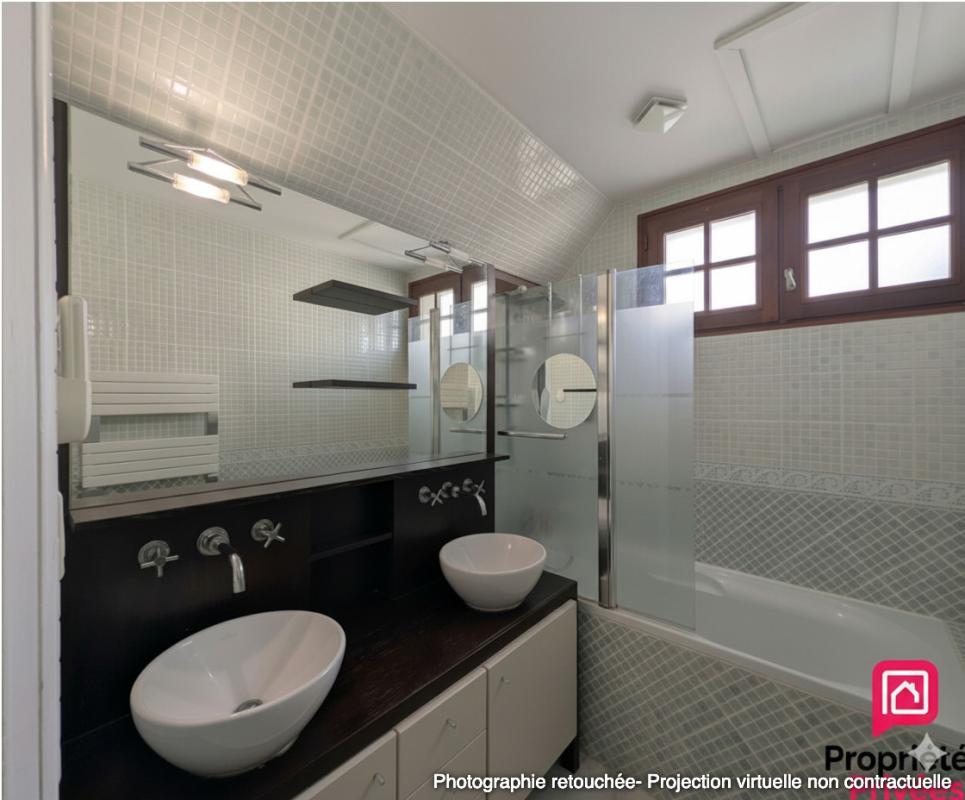 SAINT-PANTALEON-DE-LARCHE Maison Contemporaine avec Piscine & Jacuzzi : Votre Oasis de Détente à Saint-Pantaléon ! 7
