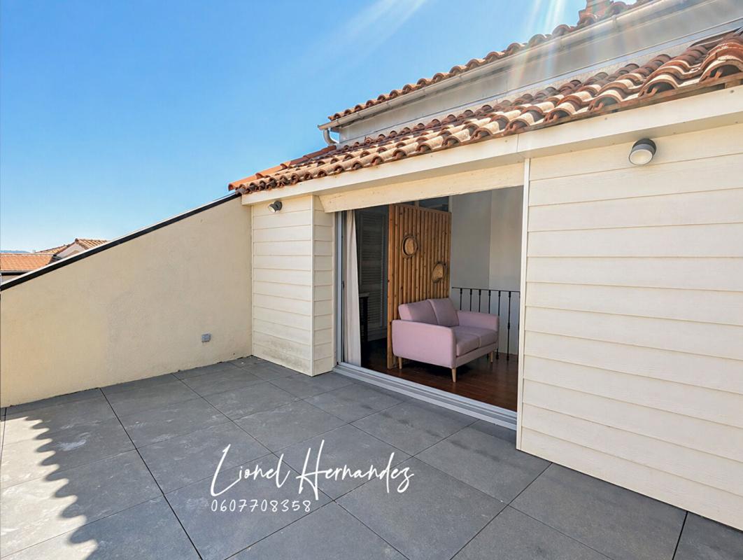 ALES Alès, centre historique : Appartement Duplex d'exception - 125 m² - Dernier étage - Terrasse tropézienne avec vue panoramique 3