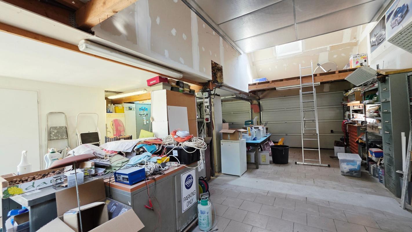 SAINT-PALAIS MAISON 7 PIECES 4 CHAMBRES PISCINE GARAGES ATELIER 16