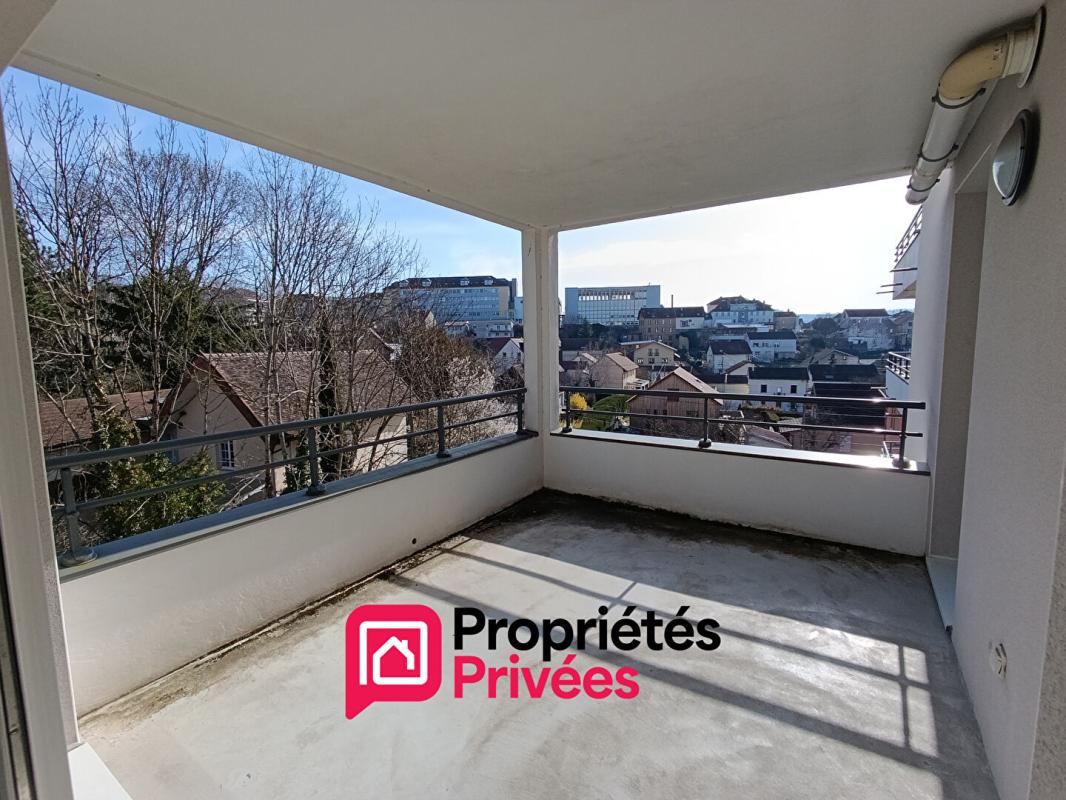 BESANCON BESANCON Quartier Montrapon - Appartement T 3 de 77 m2 environ, fonctionnel avec terrasse, cave et place stationnement couverte 10