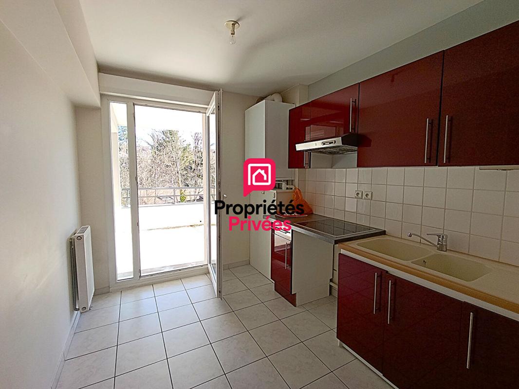 BESANCON BESANCON Quartier Montrapon - Appartement T 3 de 77 m2 environ, fonctionnel avec terrasse, cave et place stationnement couverte 3